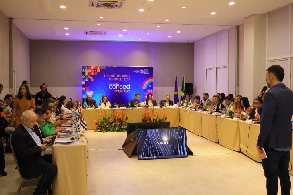 Em reunião de Conselho Nacional, secretário de Educação destaca avanços da rede de ensino de MT
